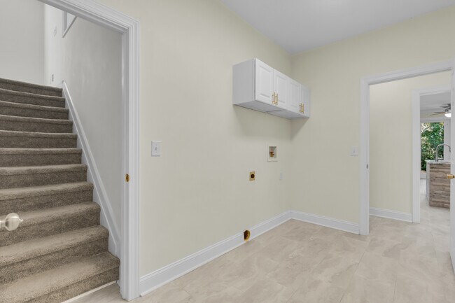 Building Photo - 1216 Barkentine Dr