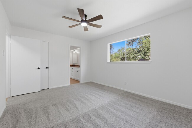 Building Photo - 3930 Cypress Hill Dr