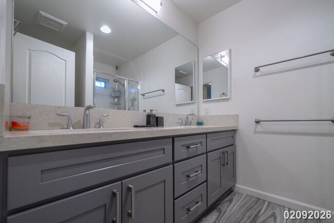 Building Photo - $4,800 /3 Bed / 2.5 Bath / FURNISHED or UNFURNISHED AVAILABLE