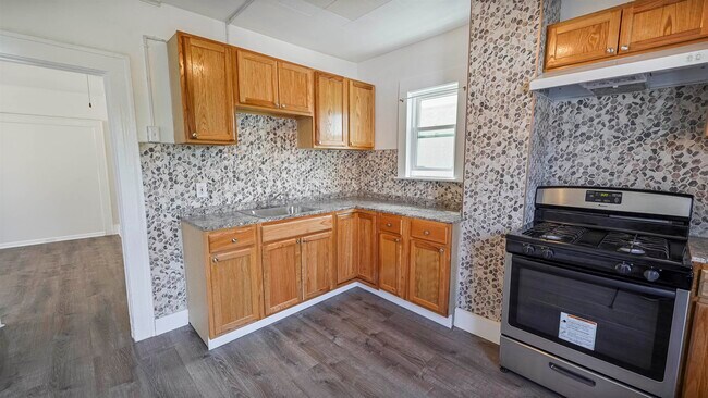 Building Photo - 1120 73rd St