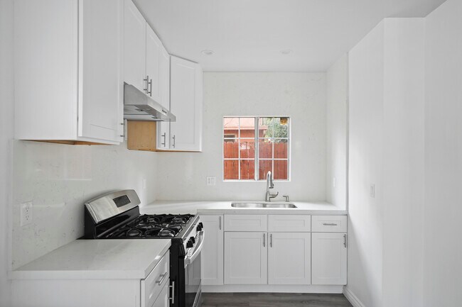 Building Photo - 8615 Higuera St