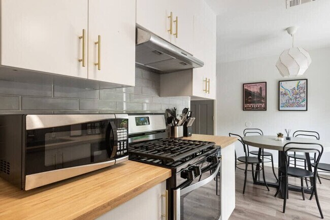 Building Photo - 802 Ramble Ln