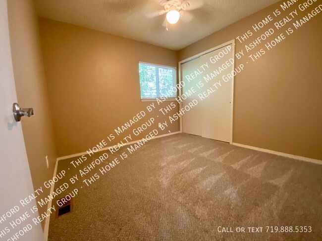 Building Photo - 5330 Tupper Ct