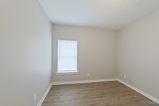 Building Photo - 1515 New Prospect Rd
