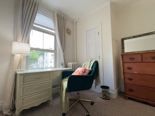 Building Photo - 52 Pomeroy Ave