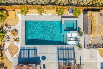 Building Photo - Fully Furnished Pool Home