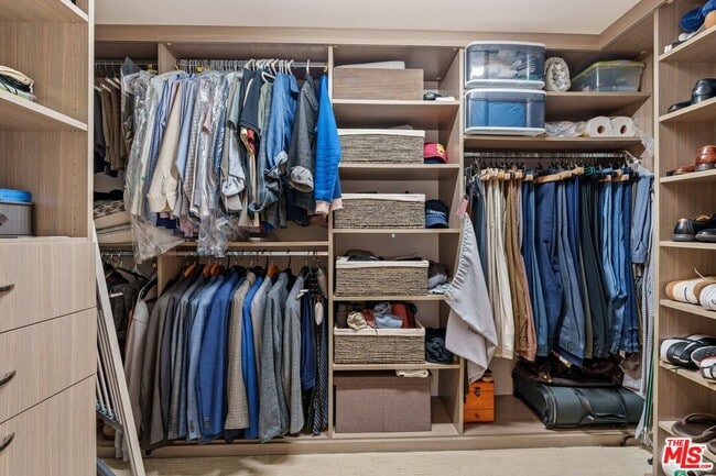 Building Photo - 13650 Marina Pointe Dr