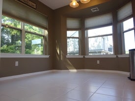 Building Photo - 20 Leeward Ln