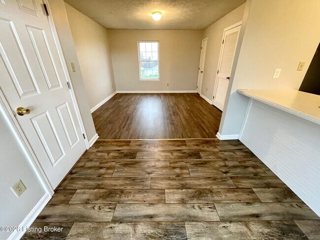 Building Photo - 456 Joy Ave