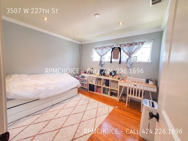 Building Photo - 3507 W 227th St