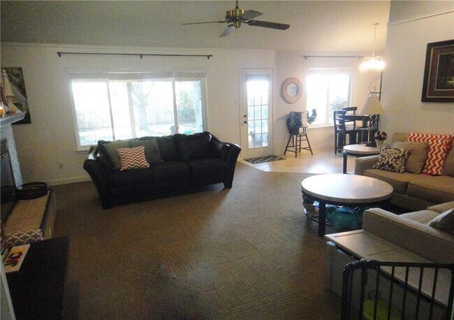 Building Photo - 2407 Harrowden Dr