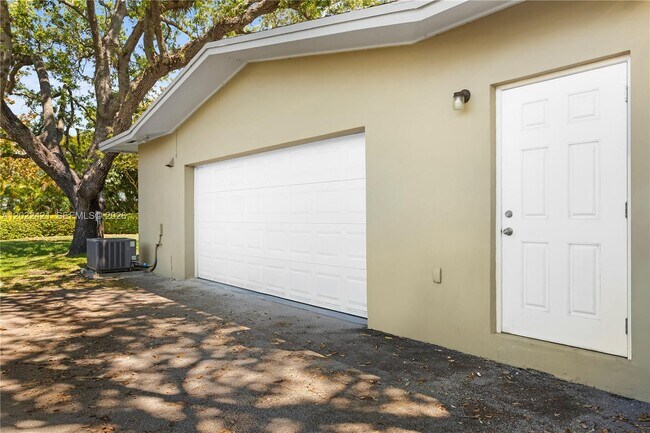 Building Photo - 6845 SW 129th Terrace