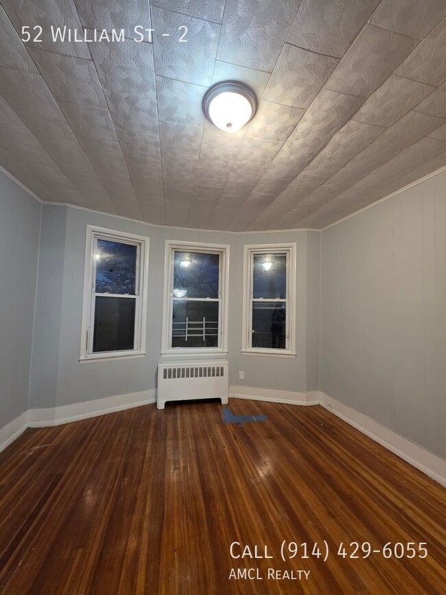 Building Photo - 52 William St