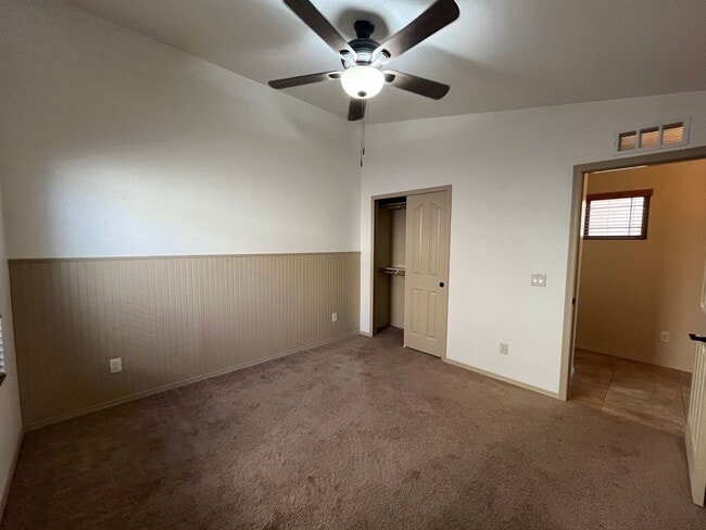 Building Photo - 3263 Redleaf  3 bedroom home with 3 car garage