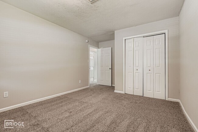Building Photo - 226 Tara Plantation Dr