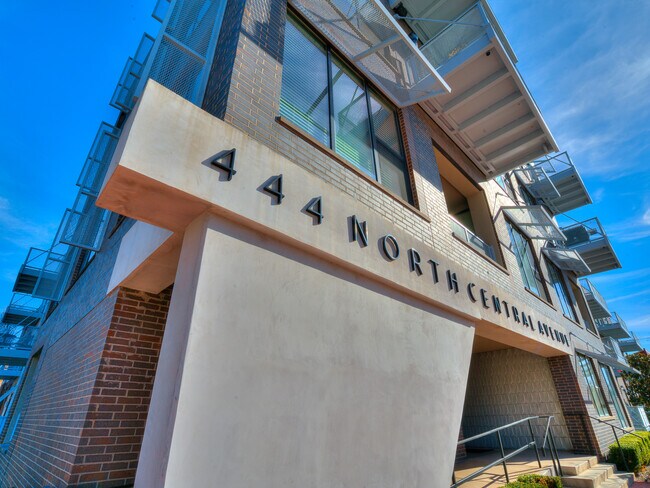 Building Photo - 444 N Central Ave