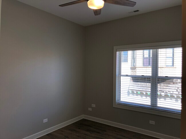 Building Photo - 355 Burkhardt Ct