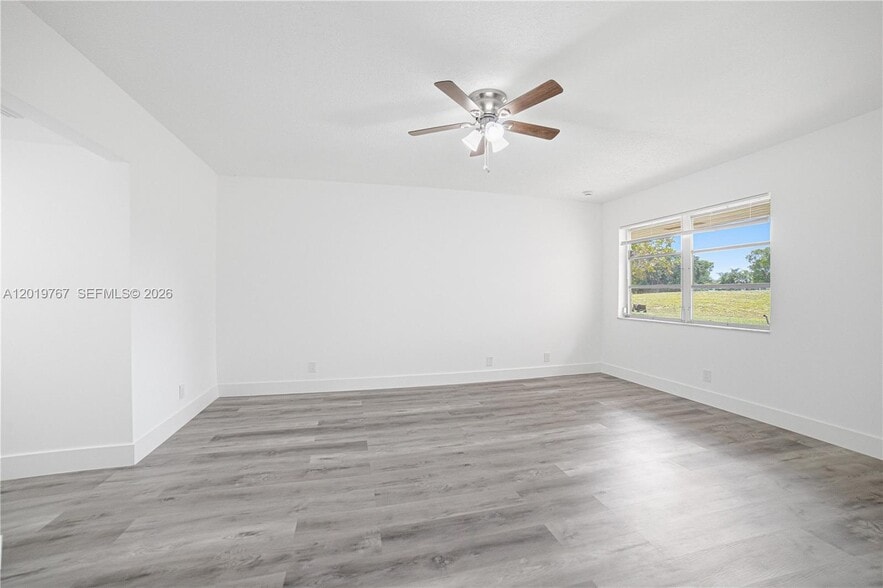 Building Photo - 5201 Yellow Pine Ln