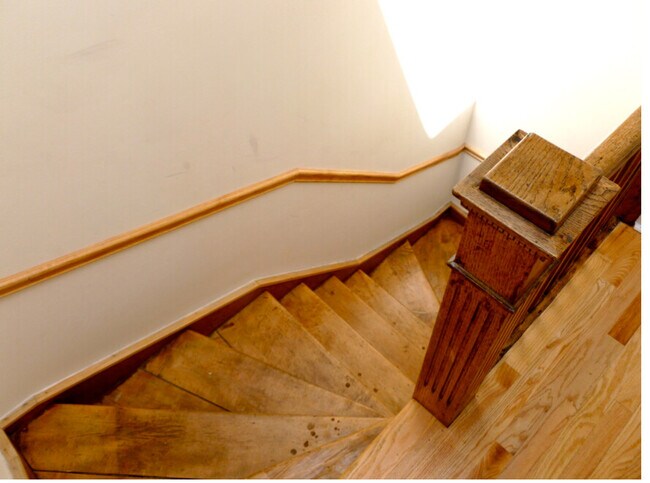 Private Entry Staircase - Apt 3F - Harris Point Chicago