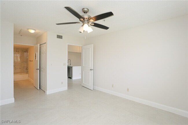 Building Photo - 1265 Wildwood Lakes Blvd