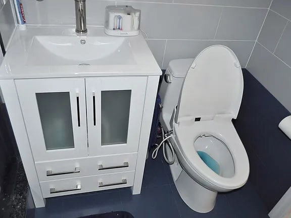 Building Photo - 2072 Ocean Ave