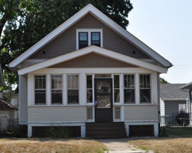 Building Photo - Excellent 3 bedroom Single Family in St Paul!!