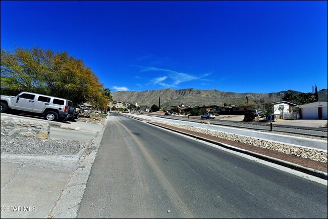 Building Photo - 4217 Canterbury Dr