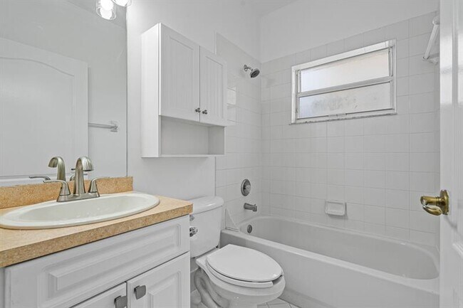 Building Photo - 11255 NW 53rd Ln