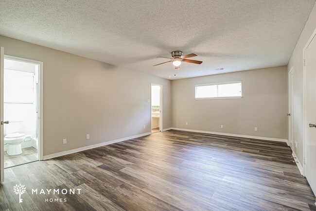 Building Photo - 3405 Dunkeld Dr