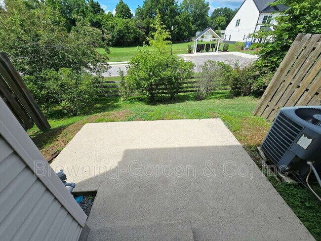 Building Photo - 735 Tulip Grove Rd