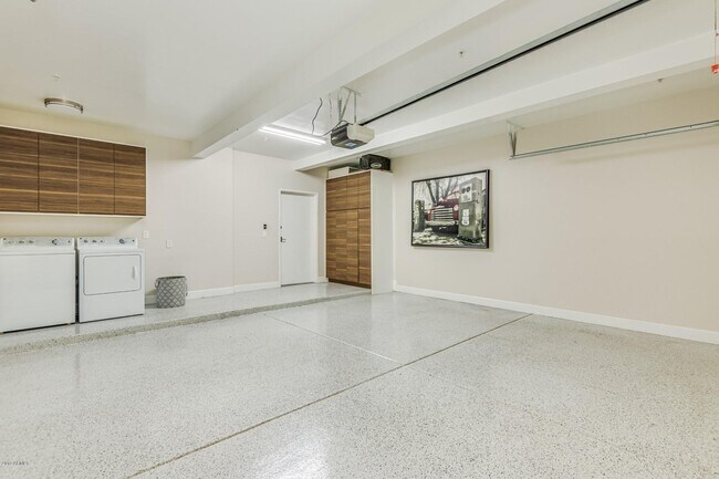 Building Photo - 19777-19776 N 76th St