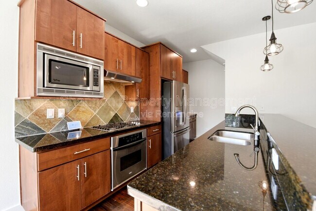 Building Photo - 1512 Crockett St