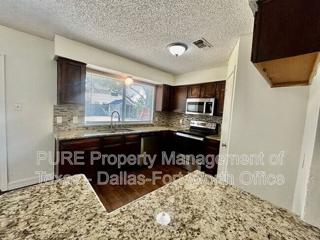 Building Photo - 2626 Bennington Ct