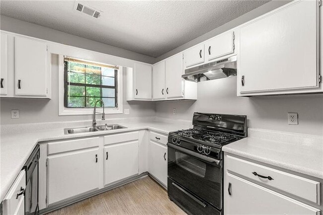 Building Photo - 3040 Sand Wedge Cir