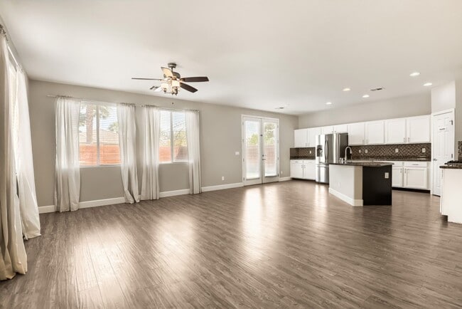 Building Photo - Rare 5 Bdrm home in the Ladera community of Summerlin!