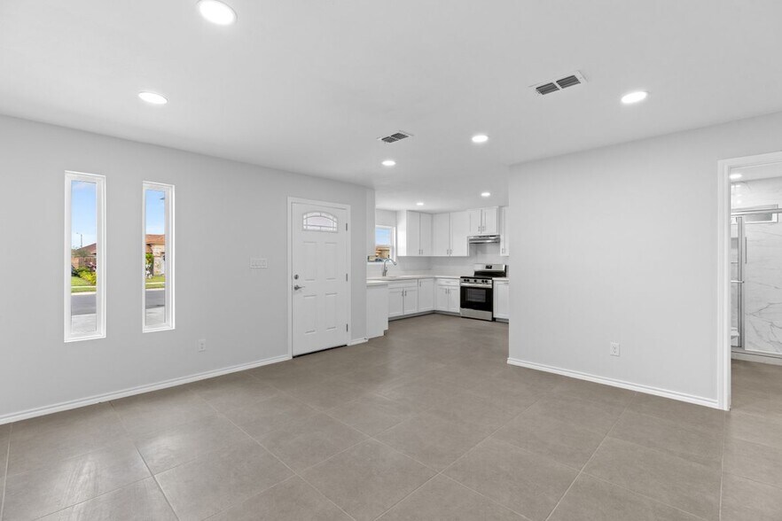 Building Photo - 664 Marrs Ave