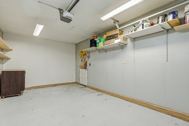 Building Photo - $2,040.95, 3-bed, 2-bathroom located in Colorado Springs with a large backyard