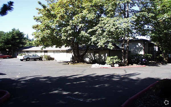 Building Photo - Glenview Woods