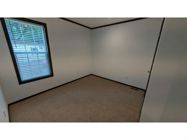 Building Photo - 138 Lynn Ln