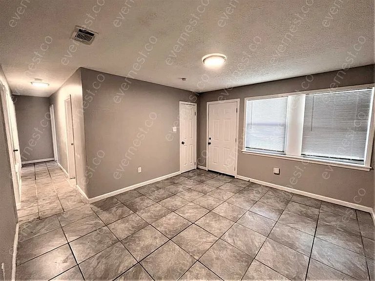 Building Photo - 3737 Bishop Ave