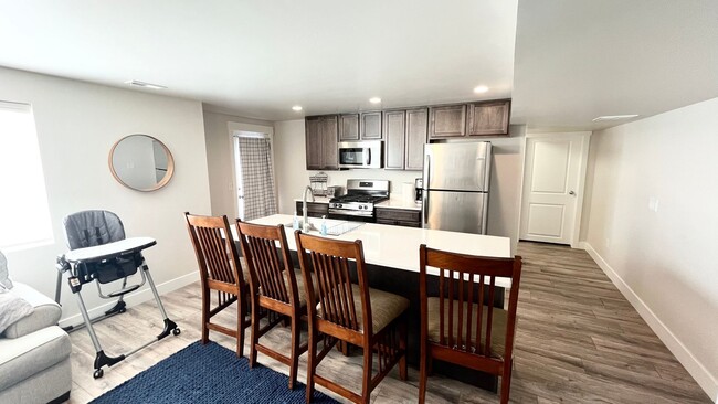 Primary Photo - 2 Bed/ 1 Bathroom house in West Jordan
