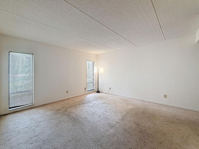 Building Photo - 1200 Tarpon Woods Blvd