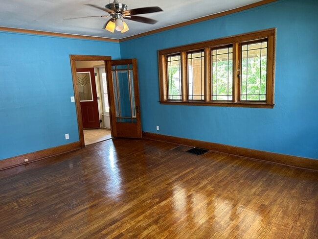 Building Photo - 1119 Alexander St SE