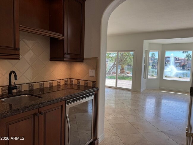 Building Photo - 3339 E Tanglewood Dr