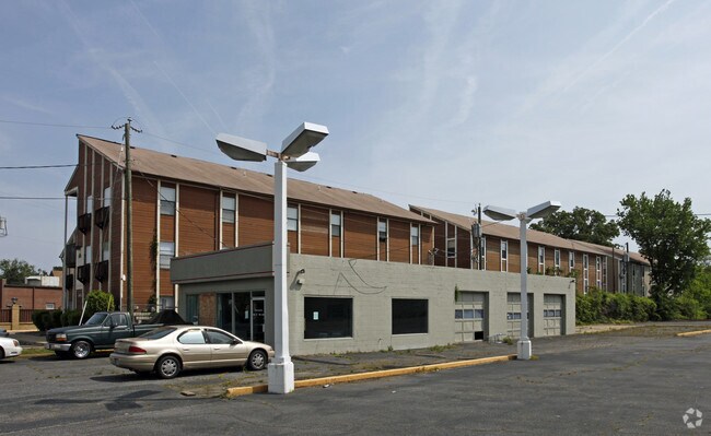 Building Photo - Elite Apartments