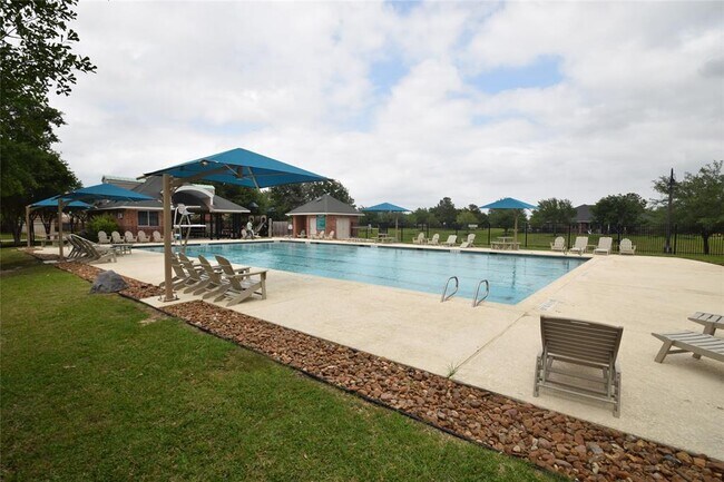 Building Photo - 24239 Yelverton Glen Dr
