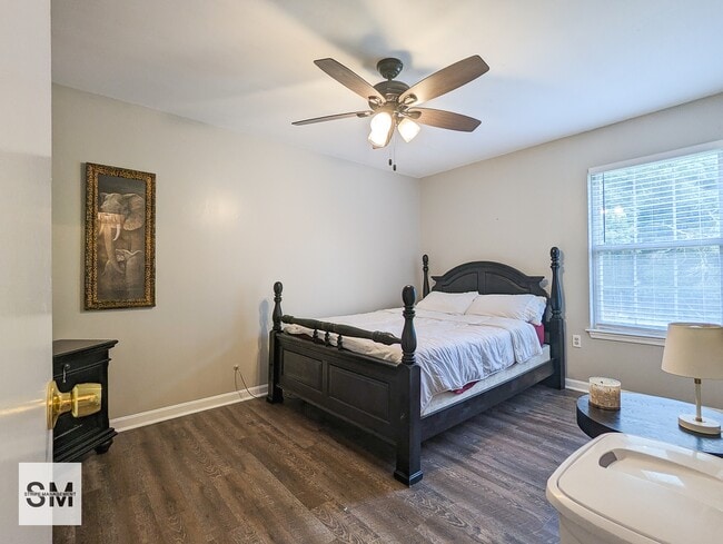 Building Photo - 7904 Birdsong Dr