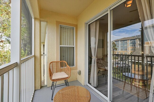 Building Photo - 2722 Club Cortile Cir