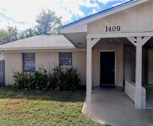 Building Photo - 1409 Paseo del Oro