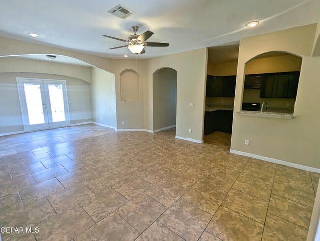 Building Photo - 1001 Half Moon Pass